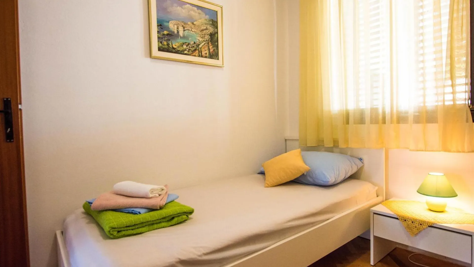 Apartments By The Sea Pag - 6383 باغ